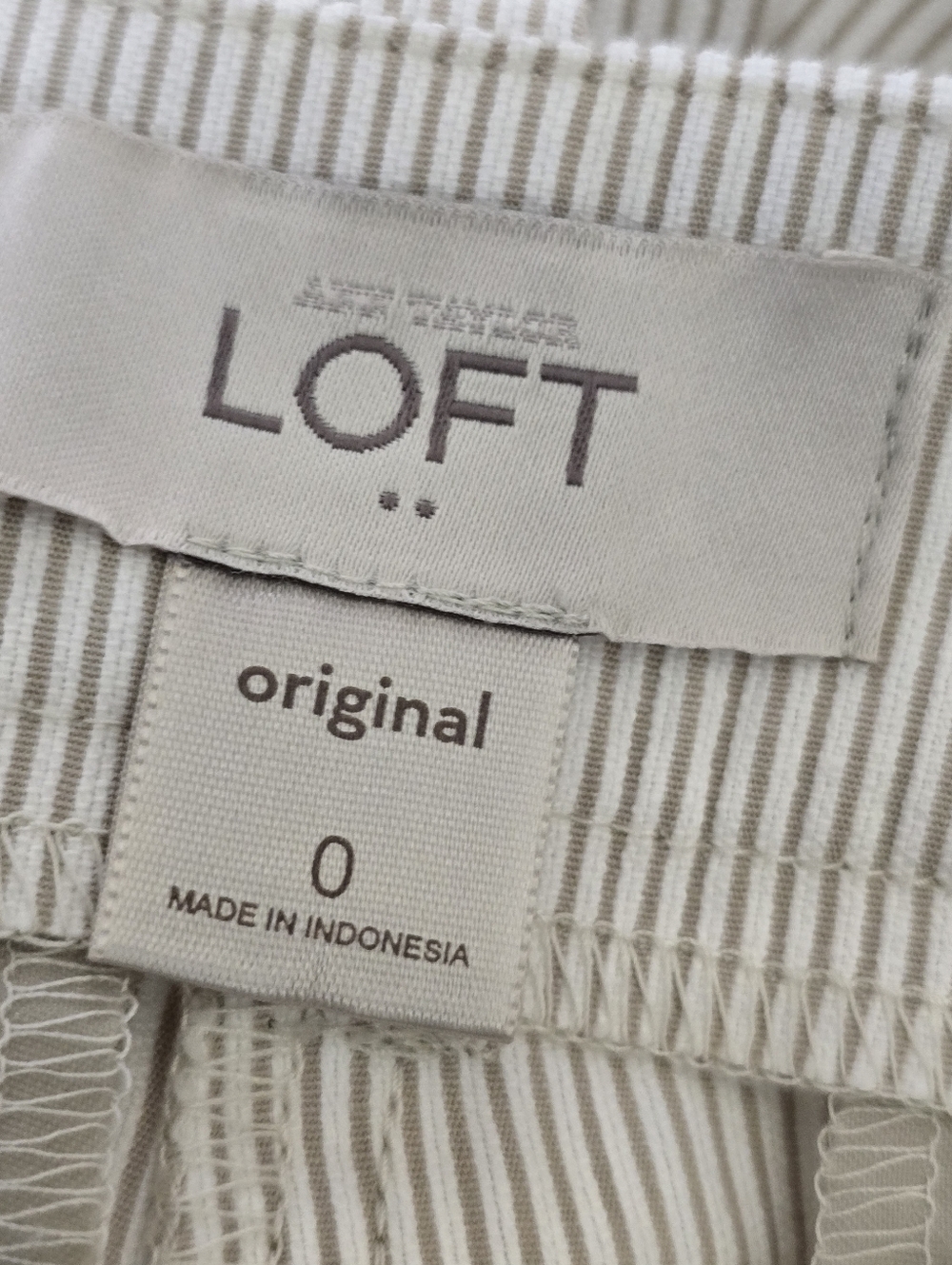 LOFT size 0 Pin‎ Stripe Bermuda Shorts Original Fit Tan White - Picture 11 of 12